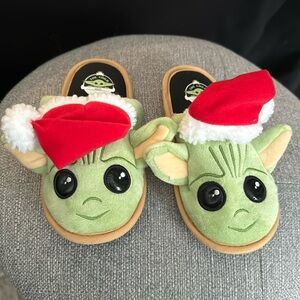 EUC: Kids Star Wars - The Child Christmas Slippers - size youth Large-13-1Y